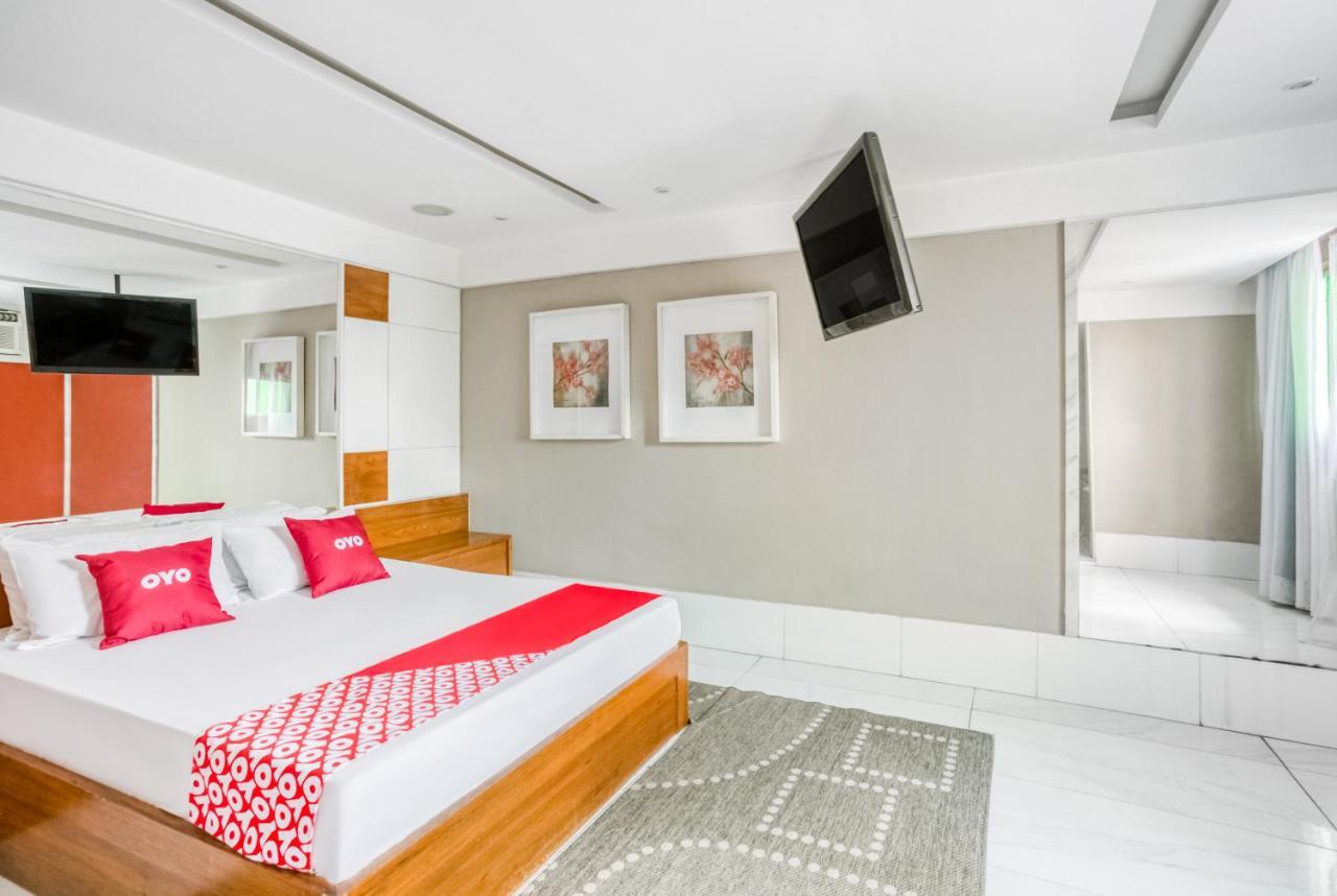 Oyo Nobs Hotel, Сан-Жуан-ди-Мерити Экстерьер фото